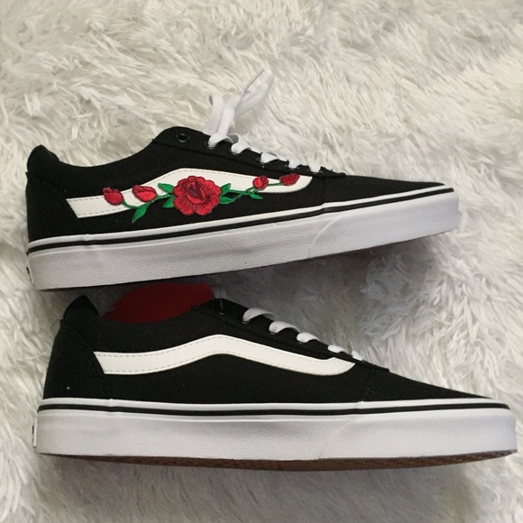 Black vans with red rose - Picture 2 of 4